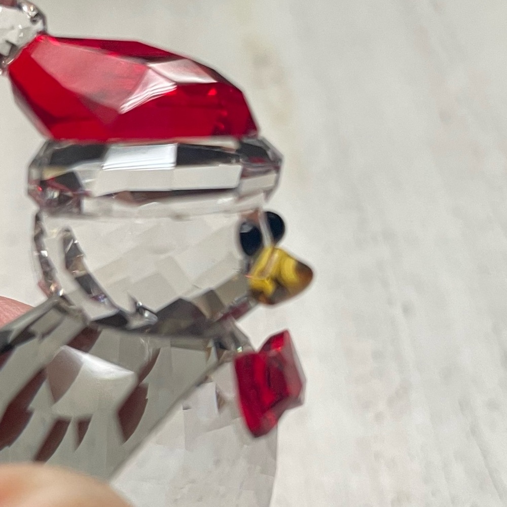Swarovski crystal penguin with Santa hat - Picture 5 of 10